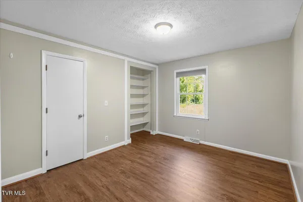 $238,000 | 2016 Williamsburg Square, Unit 2016, Johnson City, TN 37604