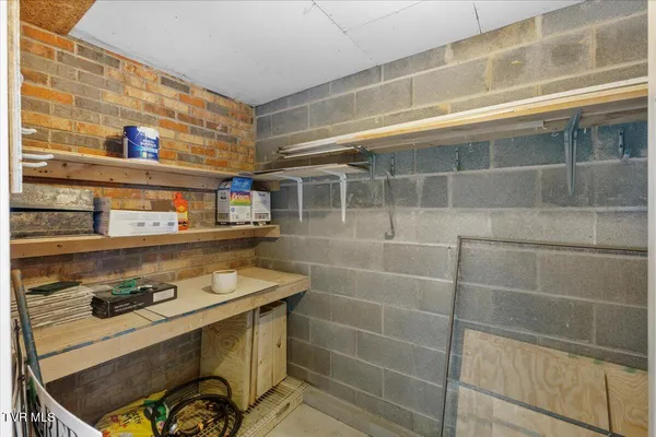 $238,000 | 2016 Williamsburg Square, Unit 2016, Johnson City, TN 37604