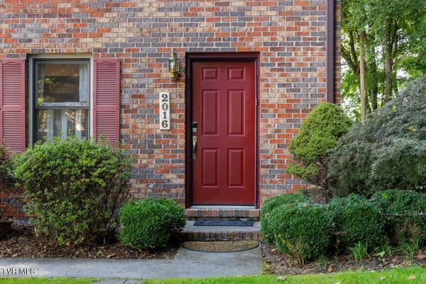 $238,000 | 2016 Williamsburg Square, Unit 2016, Johnson City, TN 37604