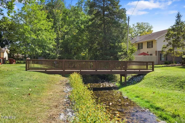 $238,000 | 2016 Williamsburg Square, Unit 2016, Johnson City, TN 37604