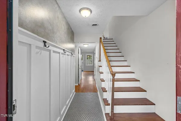 $238,000 | 2016 Williamsburg Square, Unit 2016, Johnson City, TN 37604