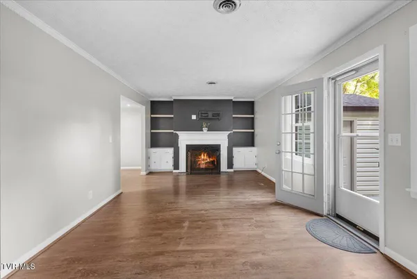 $238,000 | 2016 Williamsburg Square, Unit 2016, Johnson City, TN 37604