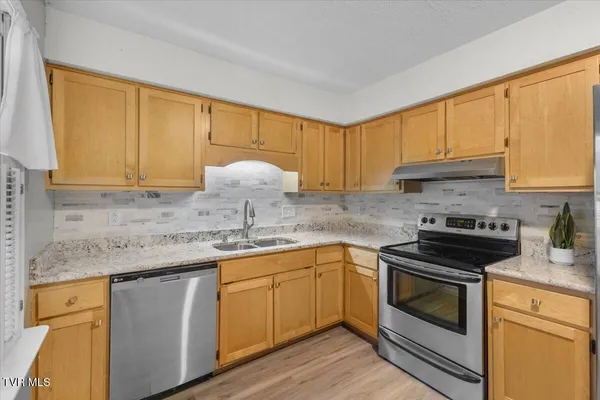 $238,000 | 2016 Williamsburg Square, Unit 2016, Johnson City, TN 37604