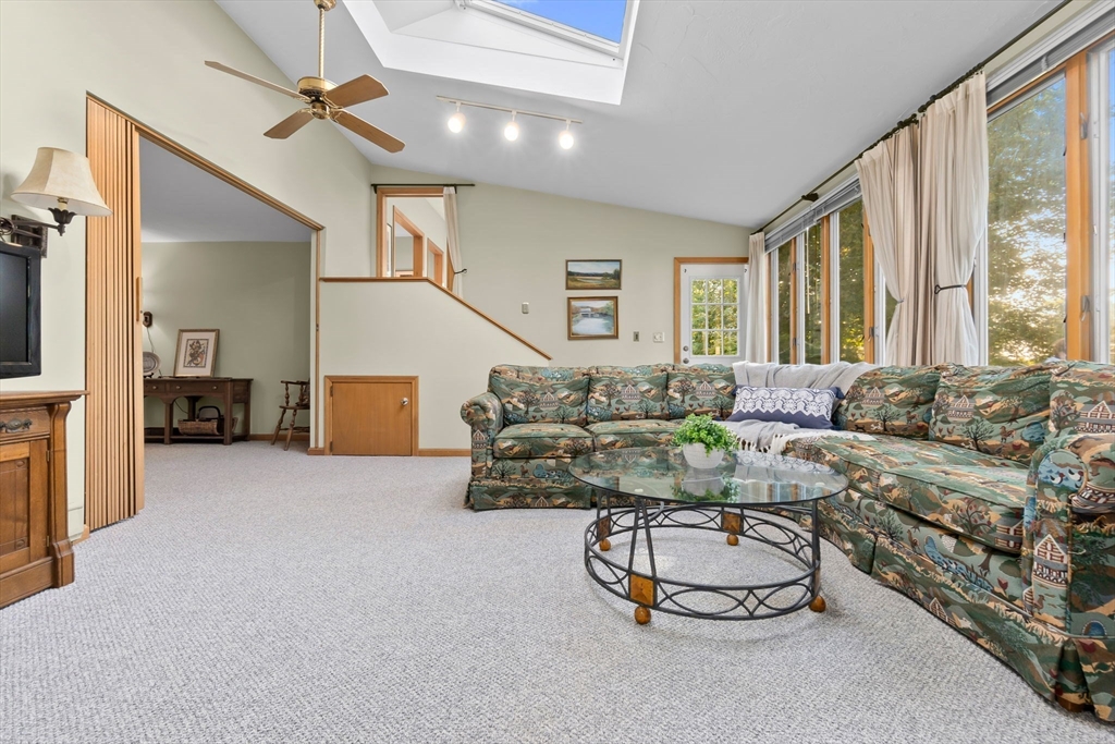 29 Sonning Road Beverly, MA 01915 - Photo 6 of 35 Gallery Image 6