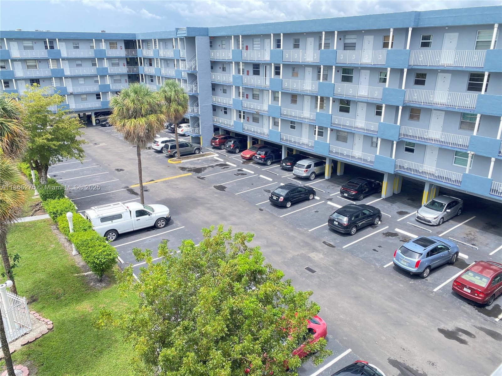 1655 West 44th Place, Unit 511 Hialeah, FL 33012 - Photo 2 of 14