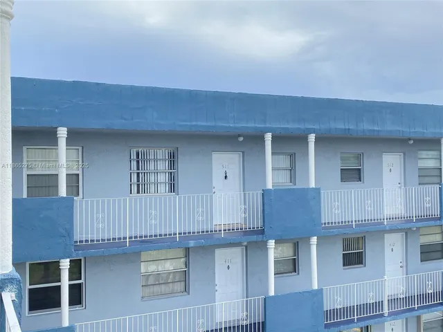 a house view with a outdoor space