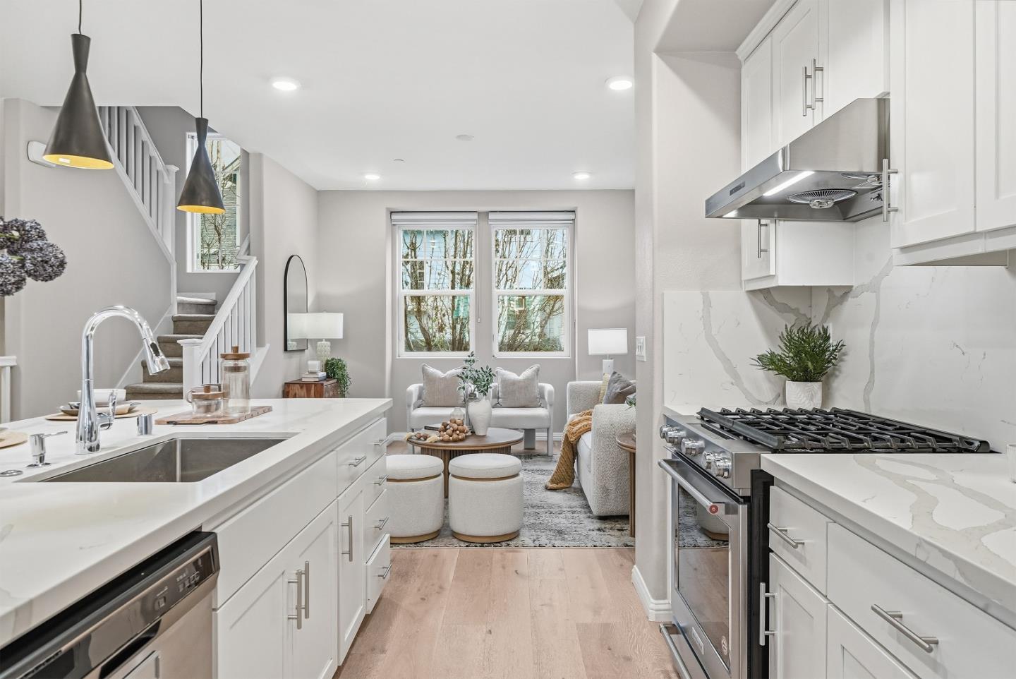 346 Circuit Way Mountain View, CA 94043 - Photo 15 of 65