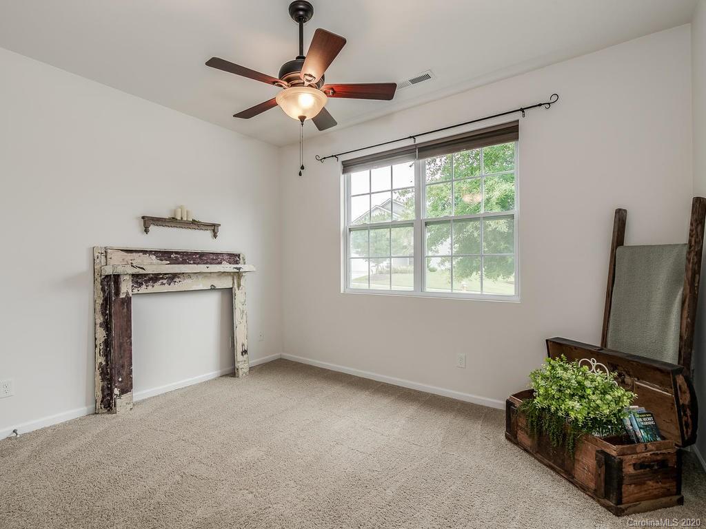 9100 Gray Willow Road Charlotte, NC 28227 - Photo 4 of 21 Gallery Image 4