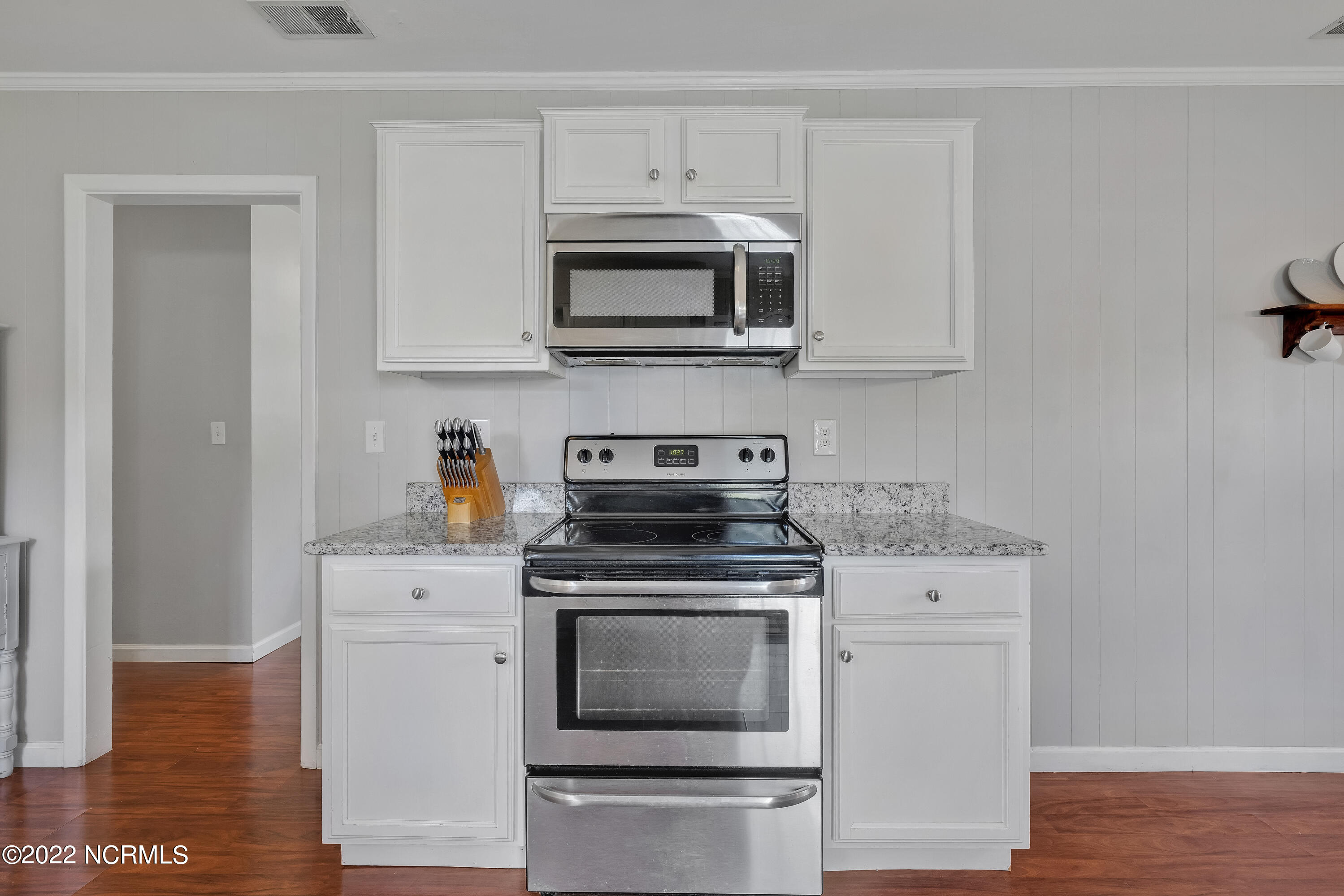 318 Covington Road Wilmington, NC 28409 - Photo 13 of 33 318CovingtonRoad-13
