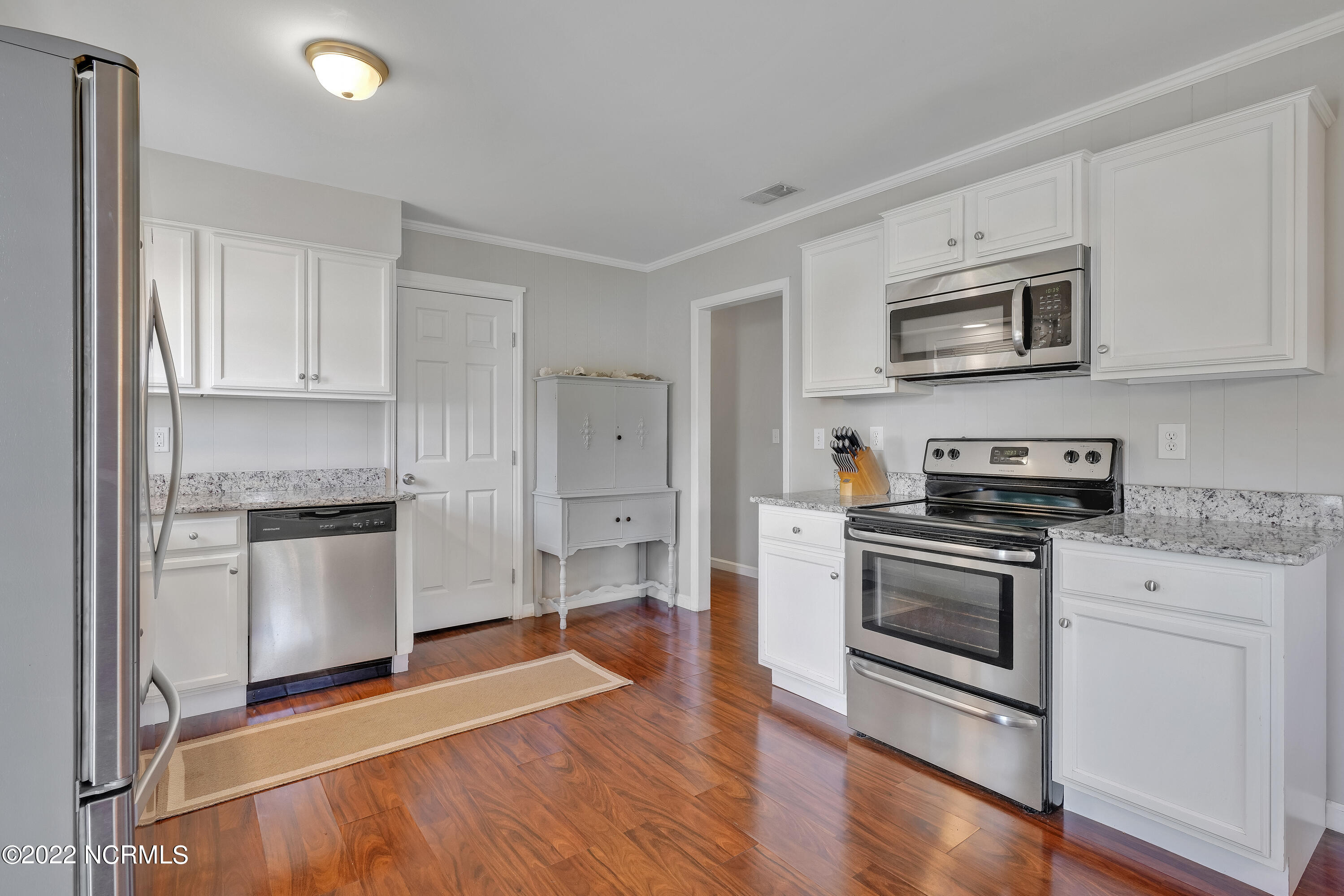 318 Covington Road Wilmington, NC 28409 - Photo 14 of 33 318CovingtonRoad-14
