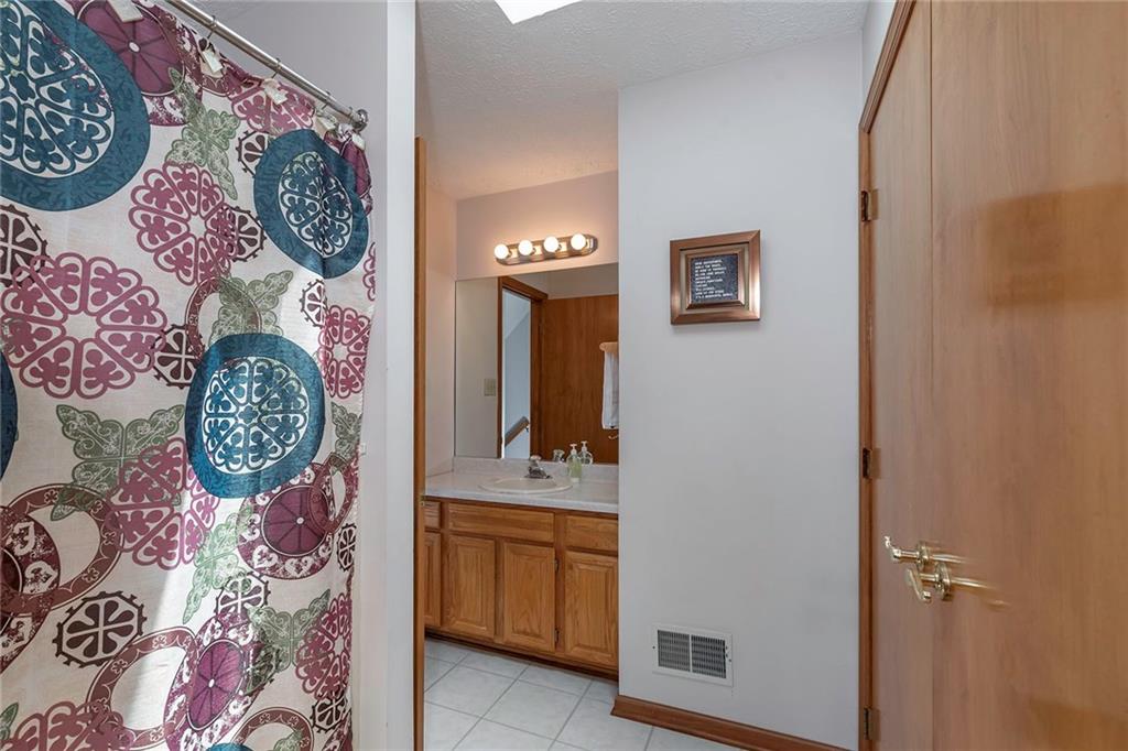 379 Cobblestone Circle McKees Rocks, PA 15136 - Photo 18 of 25