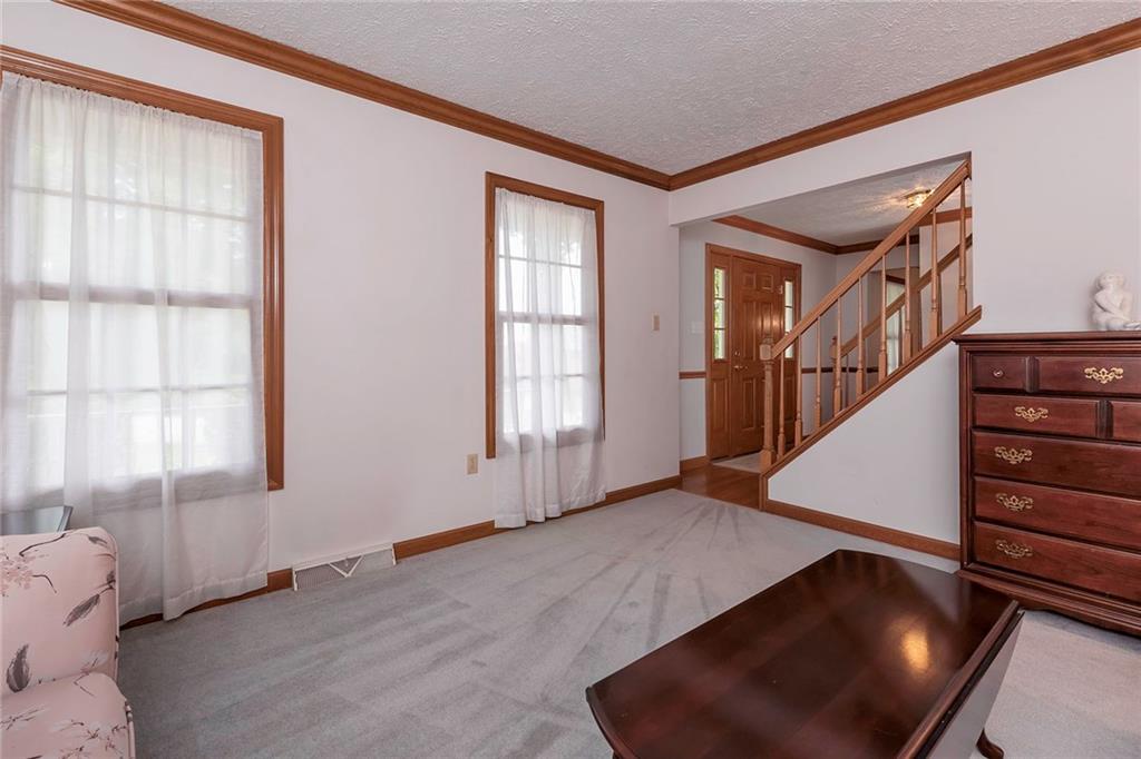 379 Cobblestone Circle McKees Rocks, PA 15136 - Photo 3 of 25