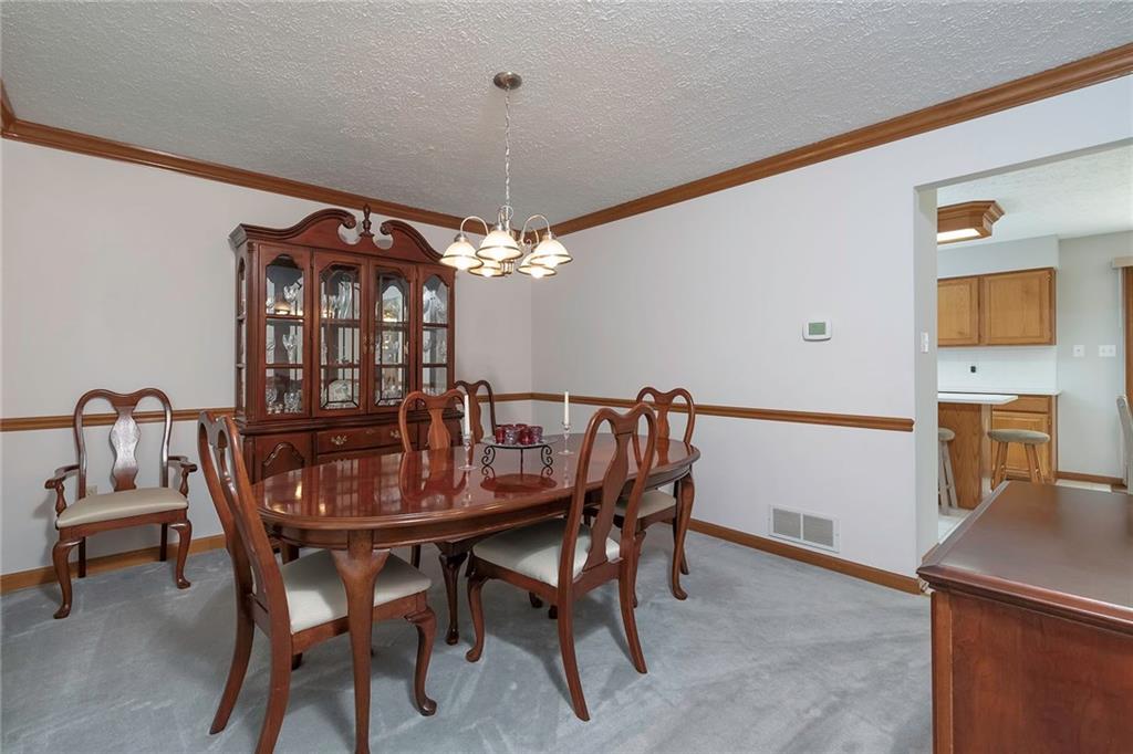 379 Cobblestone Circle McKees Rocks, PA 15136 - Photo 5 of 25