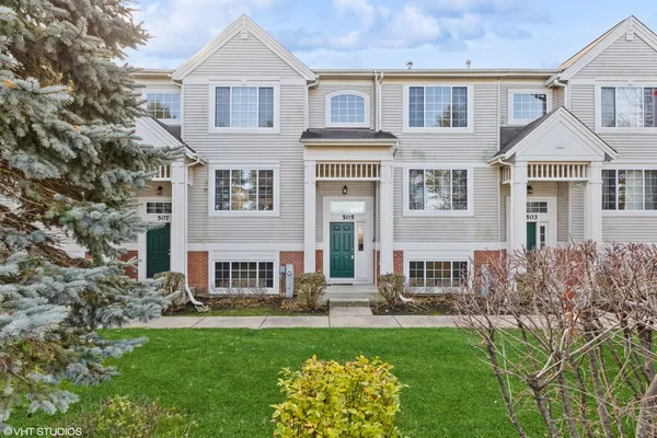 $2,450 | 505 Cary Woods Circle, Cary, IL 60013