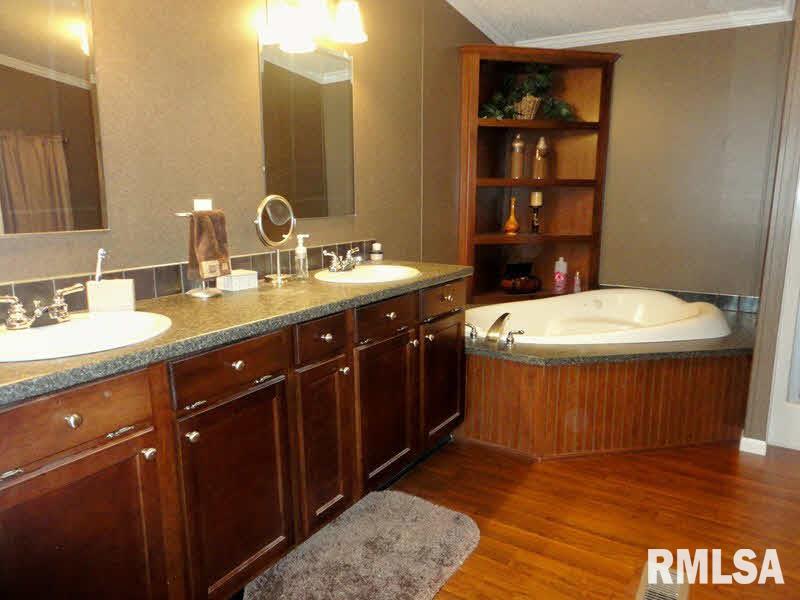 101 East Pershing Valier, IL 62891 - Photo 3 of 6 Gallery Image 3