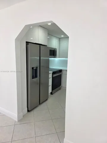 $2,475 | 18151 Northeast 31st Court, Unit 2009, Aventura, FL 33160