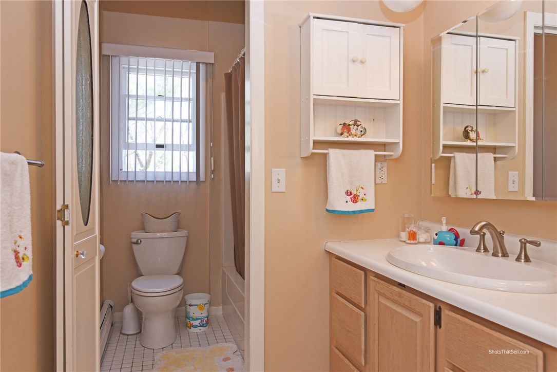 131 Mohawk Trail Cranston, RI 02921 - Photo 11 of 30 Gallery Image 11