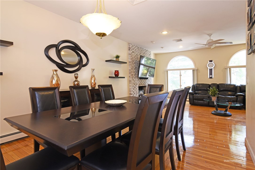 131 Mohawk Trail Cranston, RI 02921 - Photo 8 of 30 Gallery Image 8