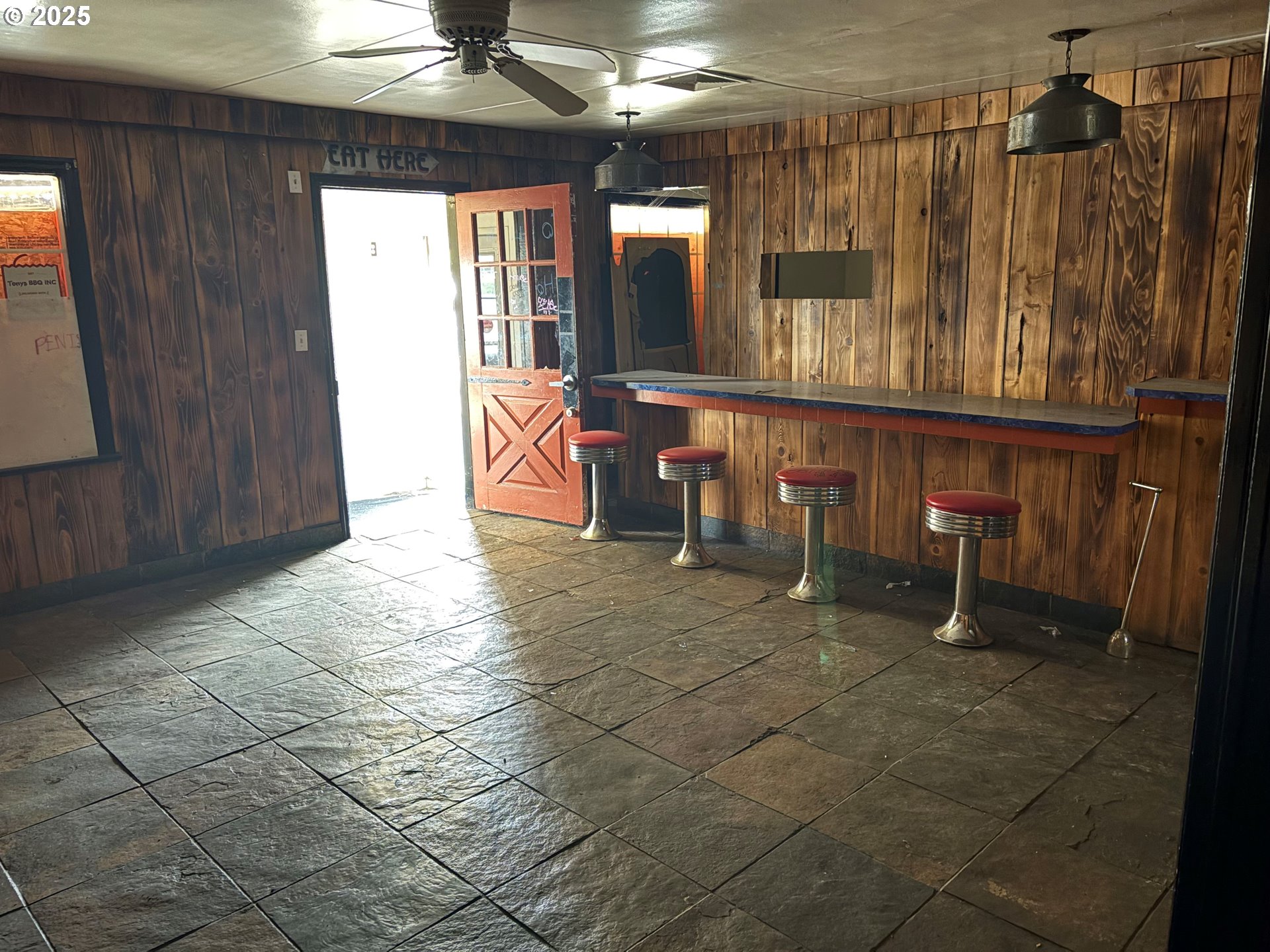 1293 State Highway 99 North Eugene, OR 97402 - Photo 24 of 47