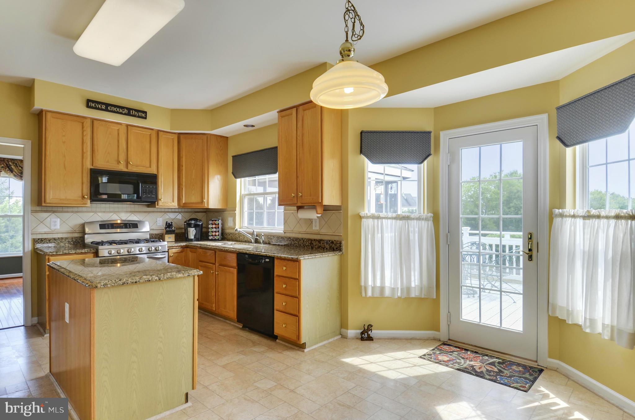 19500 Conlon Court Poolesville, MD 20837 - Photo 12 of 29 Kitchen