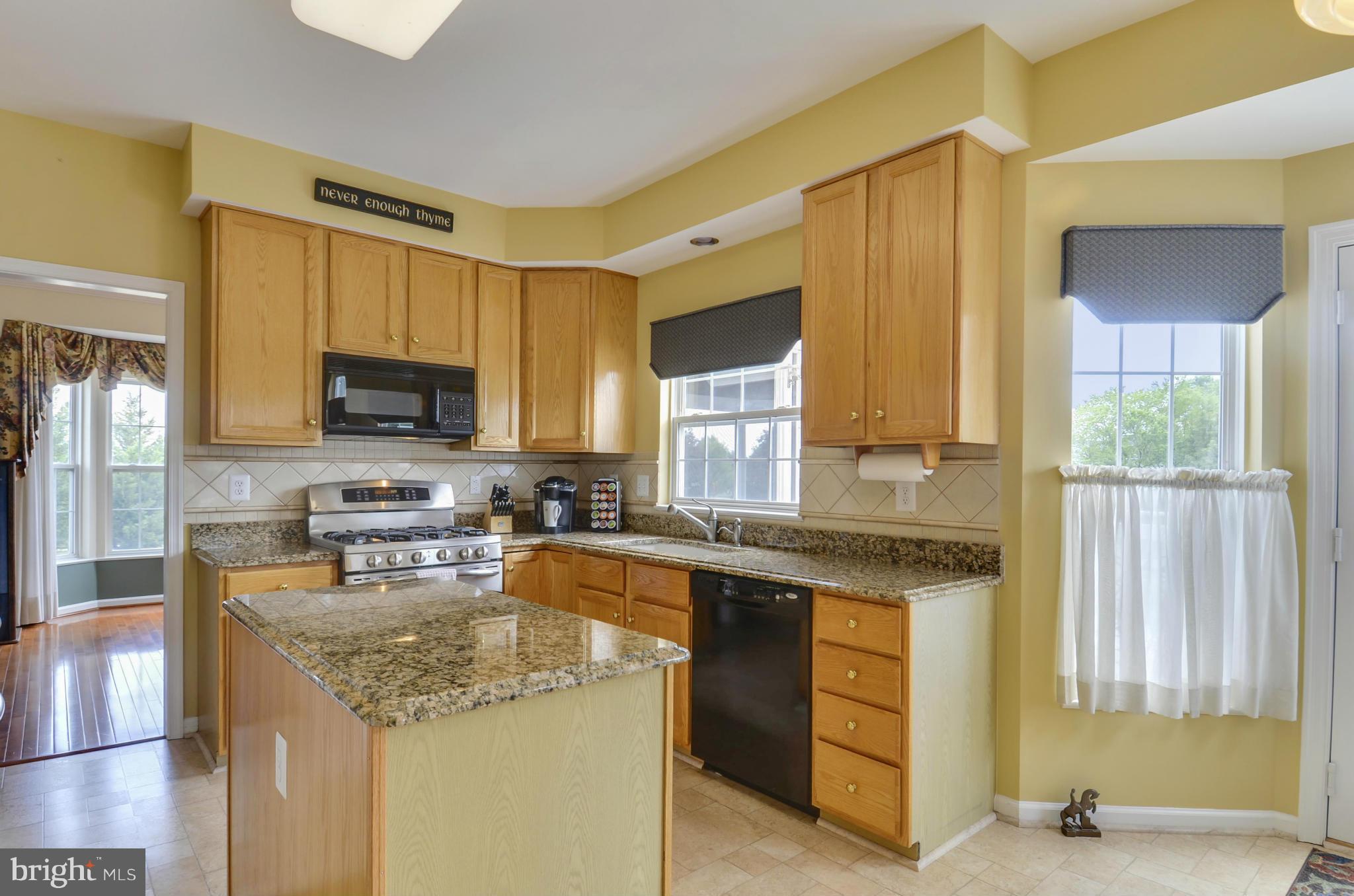 19500 Conlon Court Poolesville, MD 20837 - Photo 13 of 29 Kitchen
