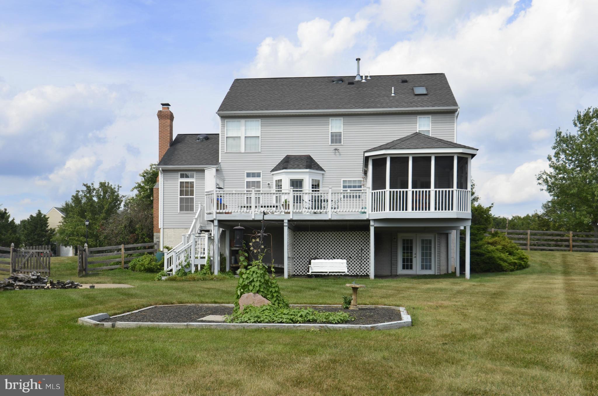 19500 Conlon Court Poolesville, MD 20837 - Photo 3 of 29 Exterior (Rear)