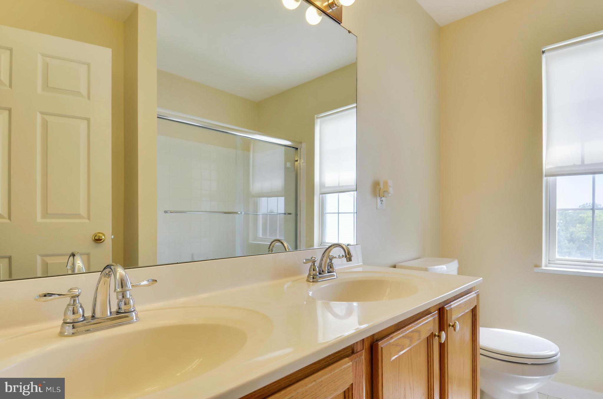 19500 Conlon Court Poolesville, MD 20837 - Photo 21 of 29 Bath
