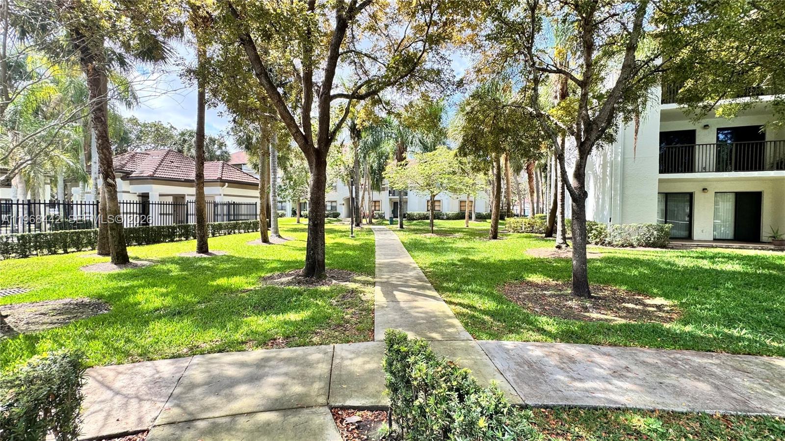 570 South Park Road, Unit 126 Hollywood, FL 33021 - Photo 21 of 54