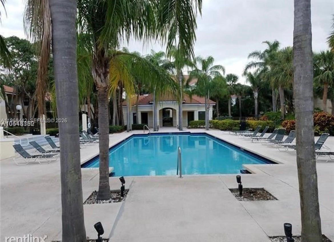 570 South Park Road, Unit 126 Hollywood, FL 33021 - Photo 4 of 54