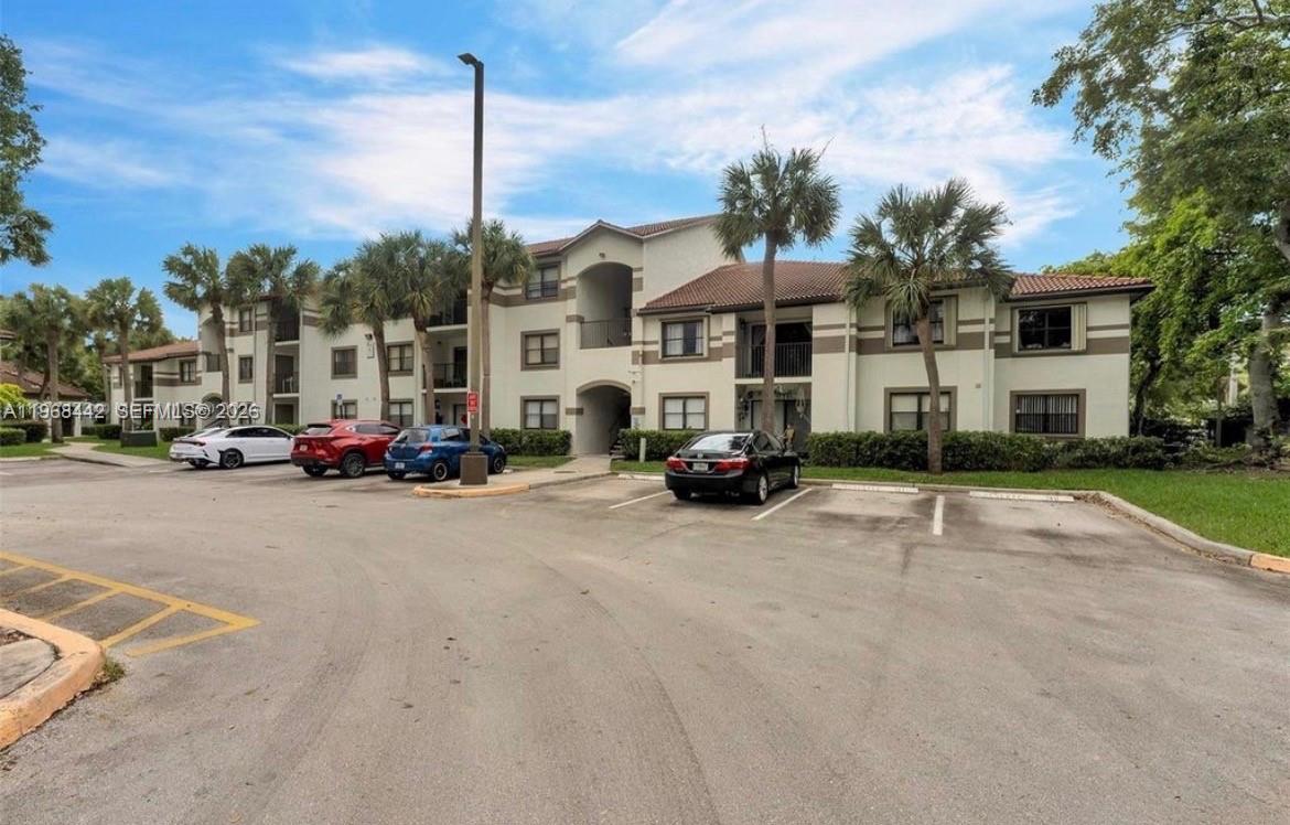 570 South Park Road, Unit 126 Hollywood, FL 33021 - Photo 8 of 54