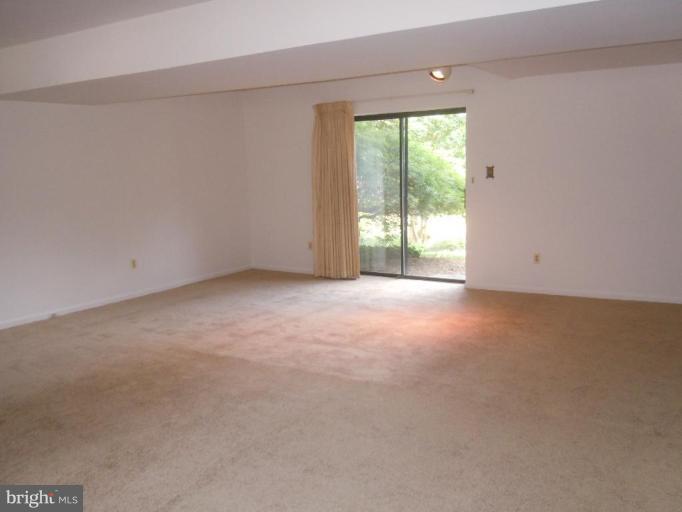 9325 Oak White Road Nottingham, MD 21236 - Photo 14 of 21 Family Room