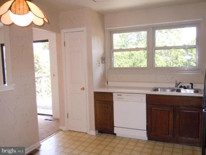 9325 Oak White Road Nottingham, MD 21236 - Photo 16 of 21 Kitchen #3