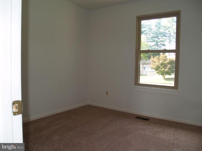 9325 Oak White Road Nottingham, MD 21236 - Photo 4 of 21 Bedroom #3