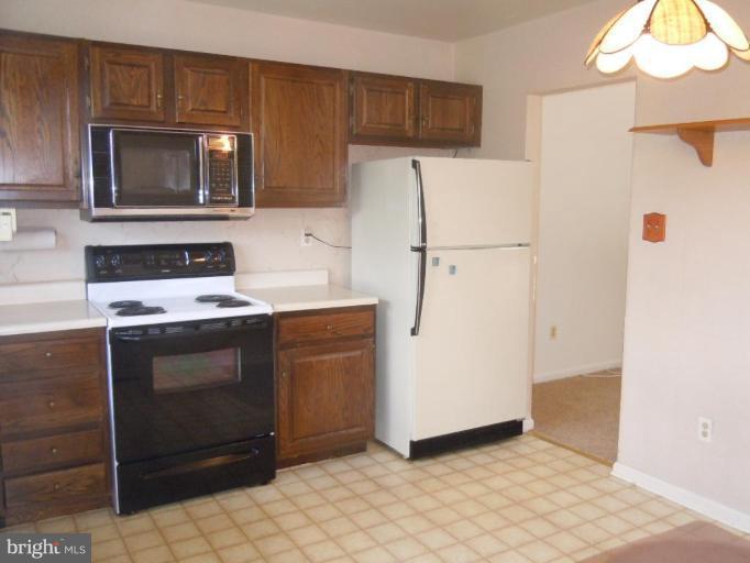 9325 Oak White Road Nottingham, MD 21236 - Photo 9 of 21 Kitchen #2