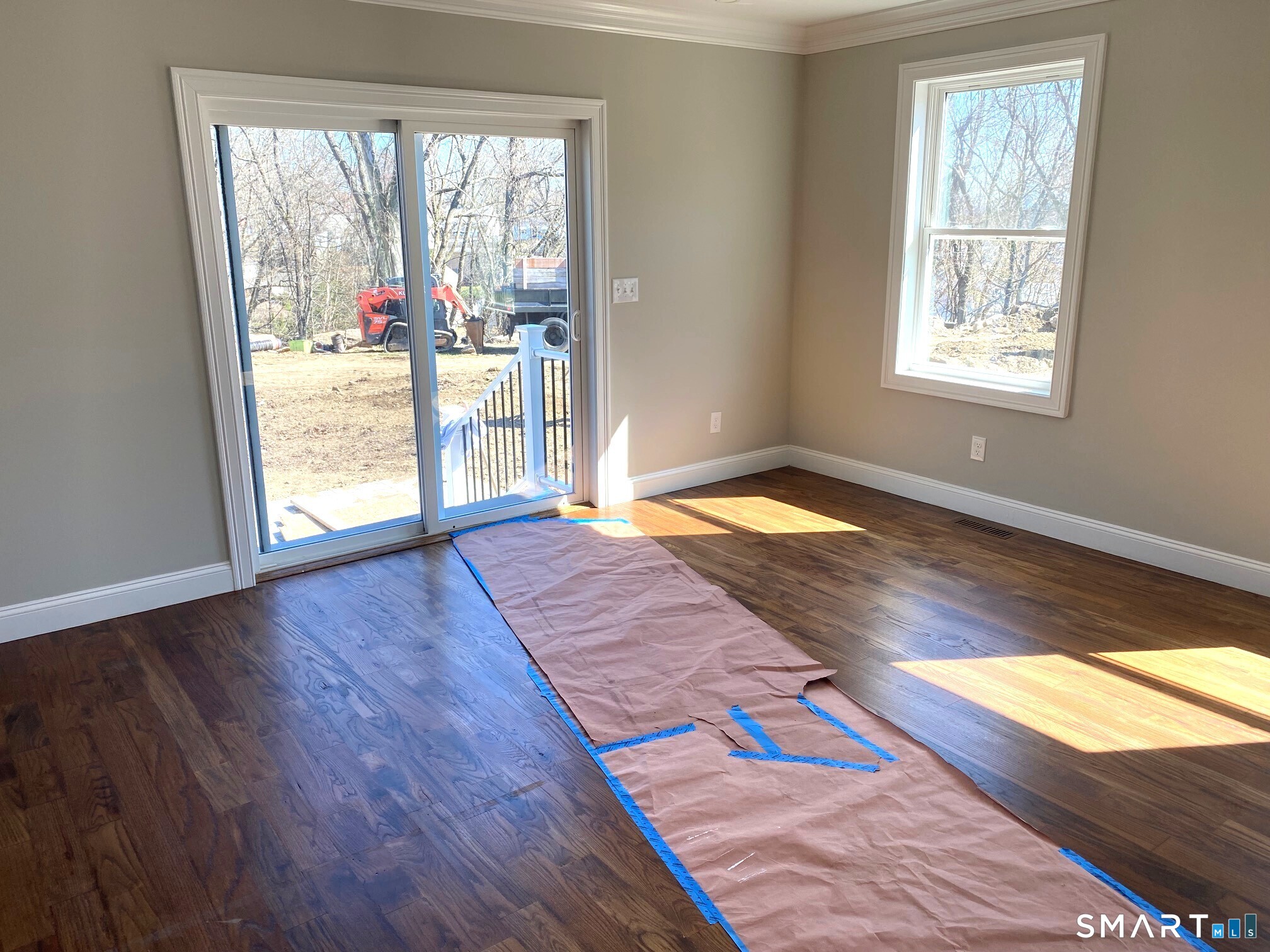 277 Alba Avenue Bridgeport, CT 06606 - Photo 14 of 37 a view of an empty room and window