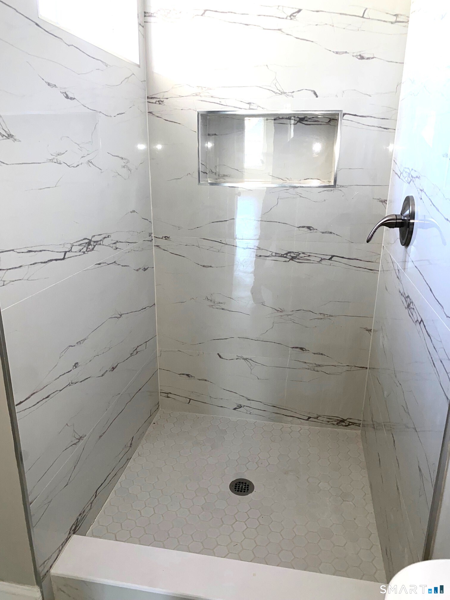 277 Alba Avenue Bridgeport, CT 06606 - Photo 23 of 37