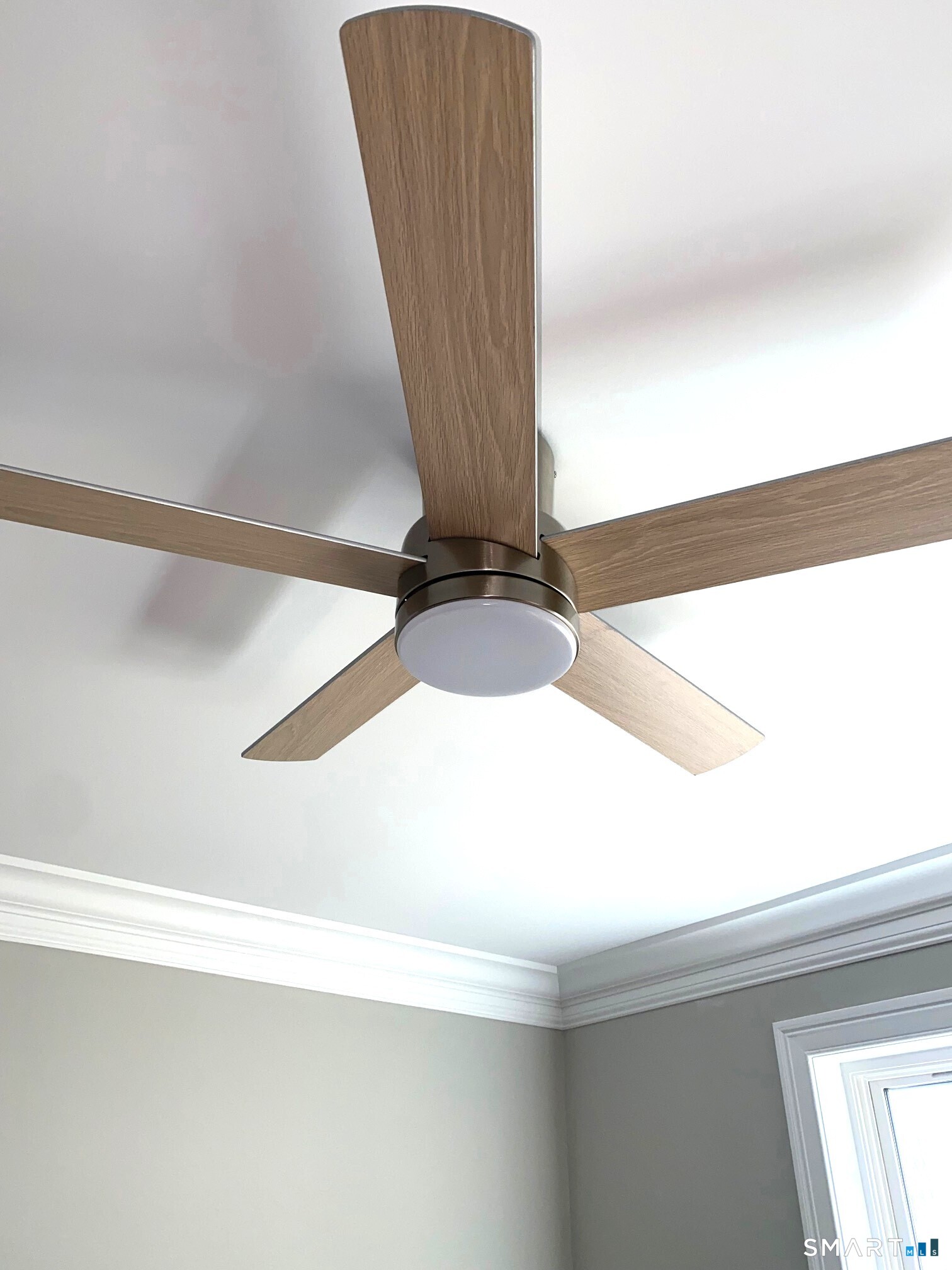 277 Alba Avenue Bridgeport, CT 06606 - Photo 28 of 37 a view of a staircase