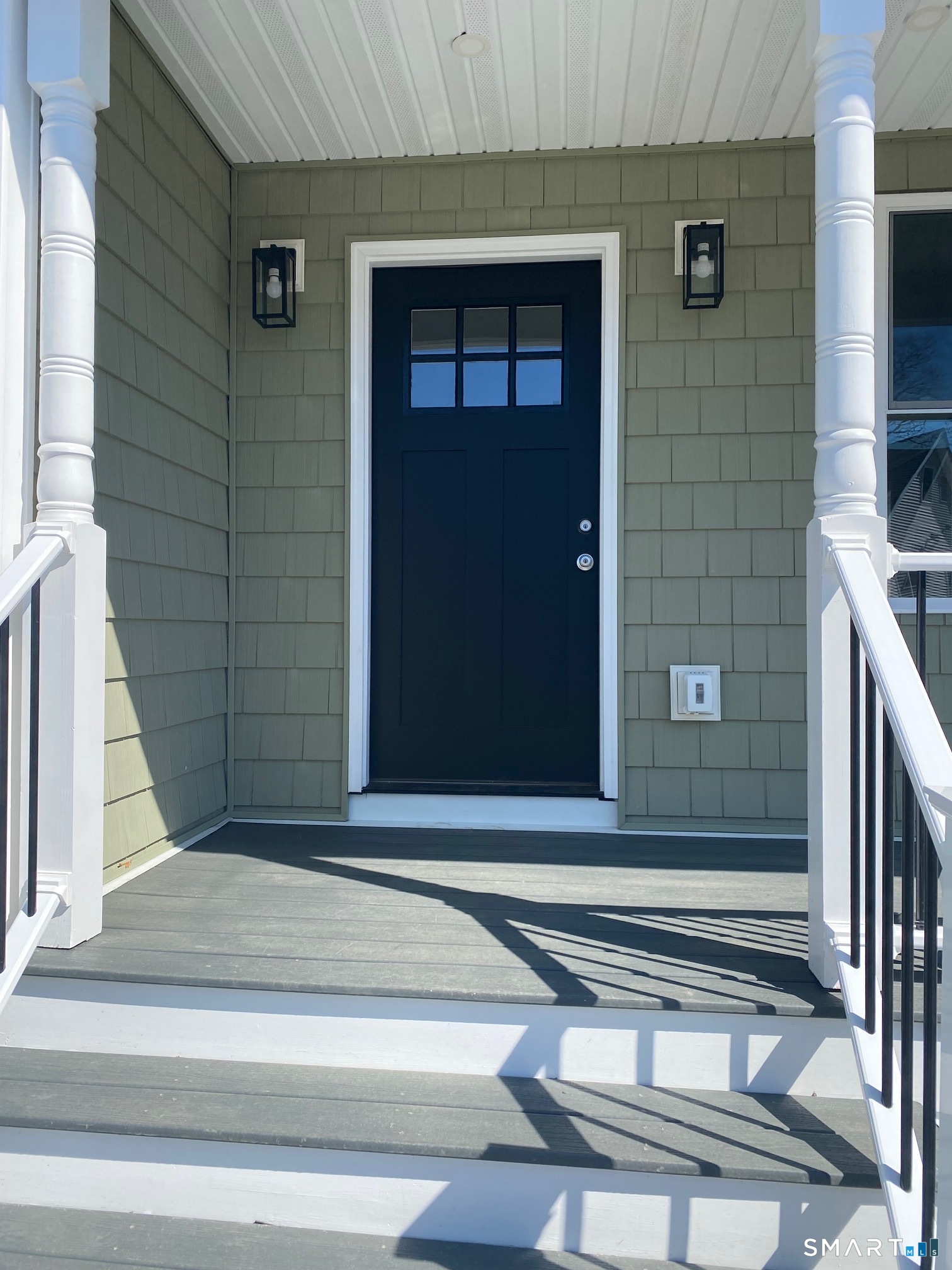 277 Alba Avenue Bridgeport, CT 06606 - Photo 3 of 37 a view of entrance