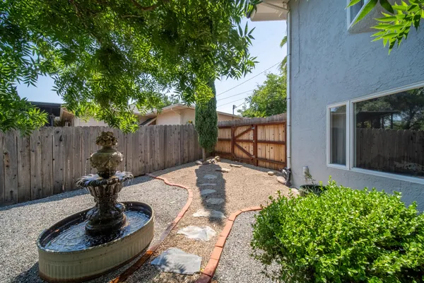 $399,900 | 303 Pearl Street, Redding, CA 96003