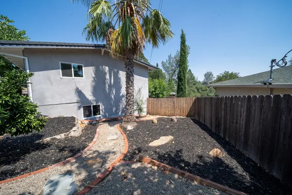 $399,900 | 303 Pearl Street, Redding, CA 96003