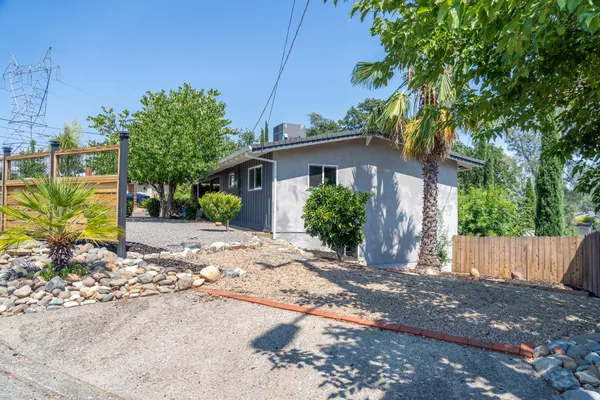$399,900 | 303 Pearl Street, Redding, CA 96003