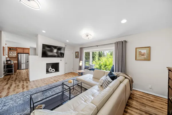 $399,900 | 303 Pearl Street, Redding, CA 96003