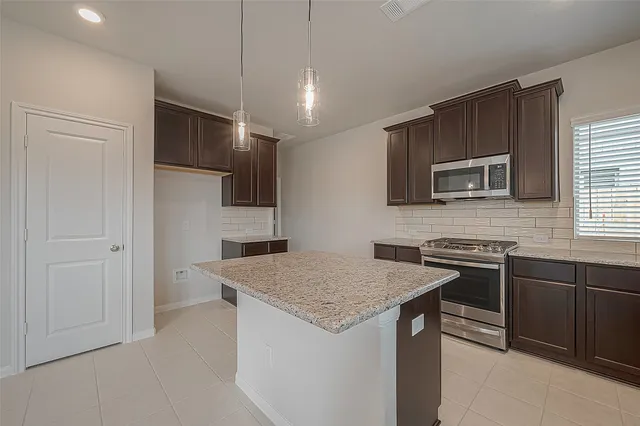 $2,190 | 31123 Mahogany Trail, Hockley, TX 77447