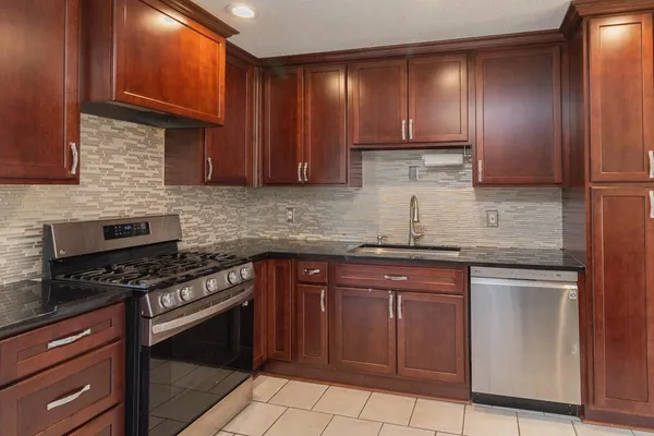 $374,900 | 112020 Faber Lane, Chaska, MN 55318