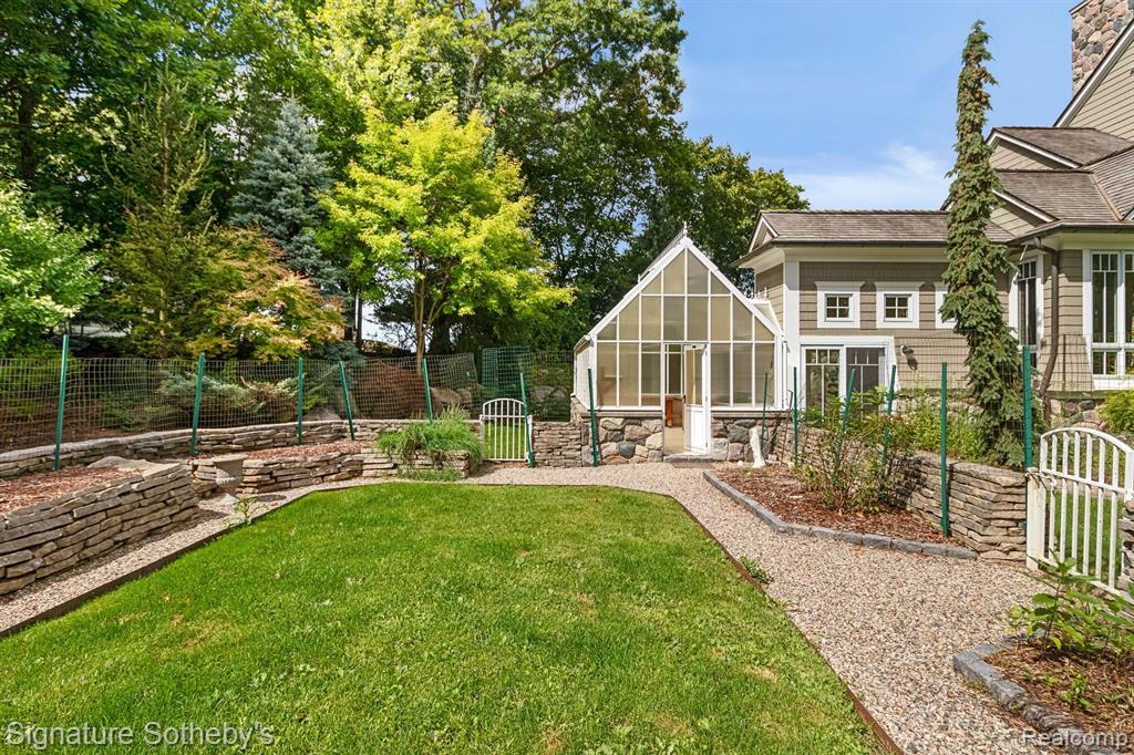 214 Gallogly Road Lake Angelus, MI 48326 - Photo 29 of 34