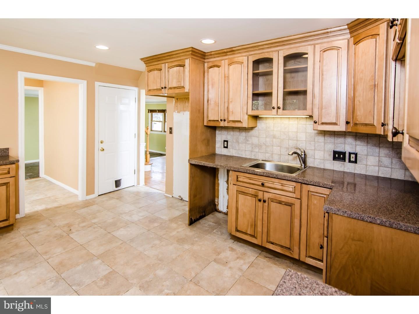 622 Dutch Neck Road Hightstown, NJ 08520 - Photo 11 of 25 Gallery Image 11
