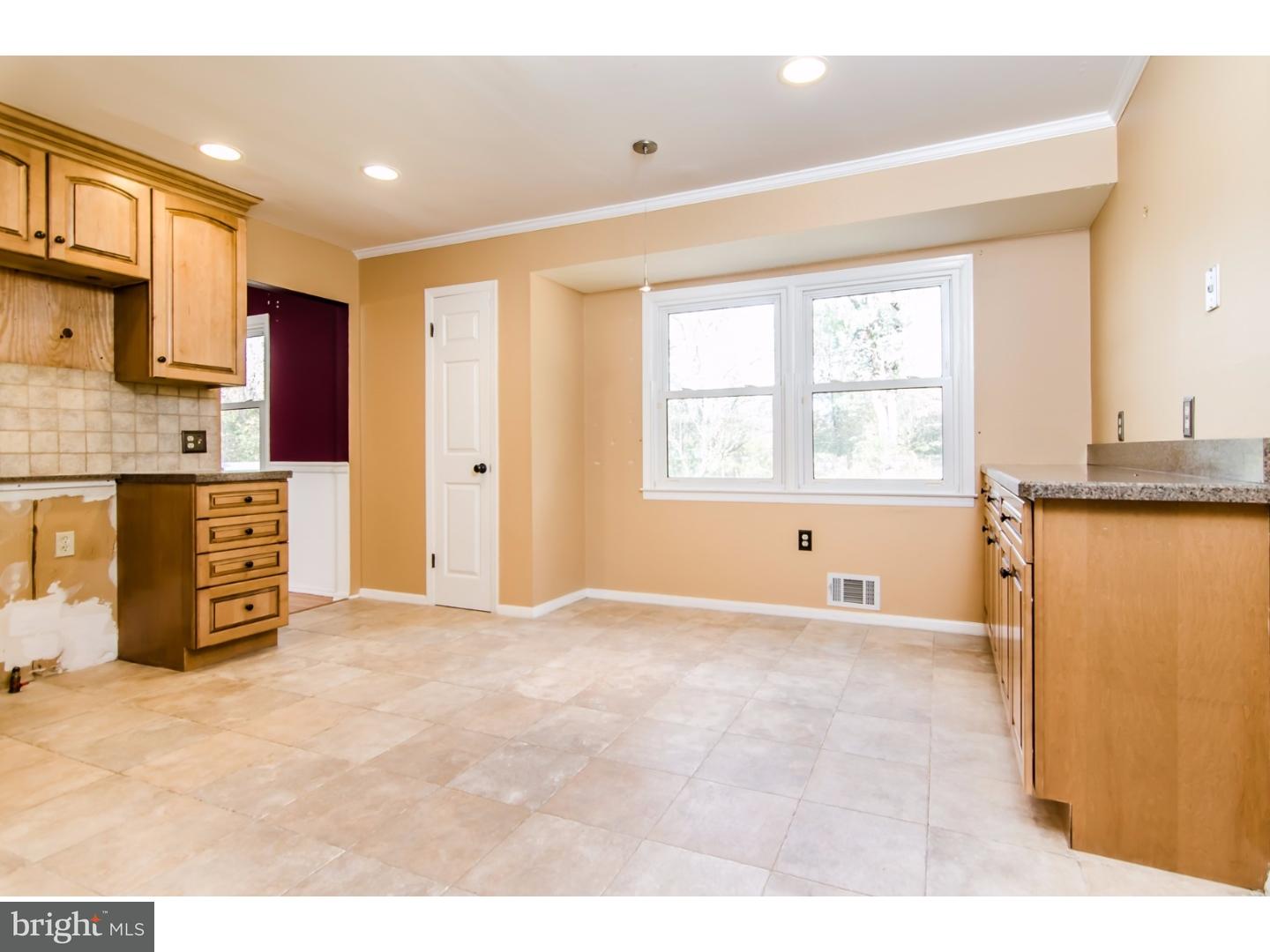 622 Dutch Neck Road Hightstown, NJ 08520 - Photo 10 of 25 Gallery Image 10
