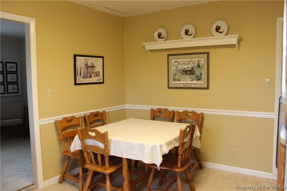 9247 Robins Neck Road Gloucester, VA 23061 - Photo 10 of 33 Gallery Image 10