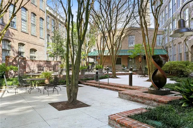 $2,800 | 920 Poeyfarre Street, Unit 320, New Orleans, LA 70130