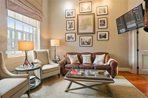 920 Poeyfarre Street, Unit 320 New Orleans, LA 70130 - Photo 4 of 22